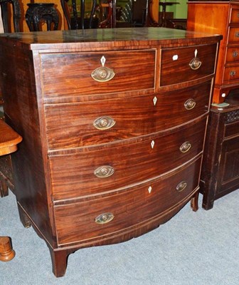 Lot 658 - A Regency bow fronted mahogany chest of drawers