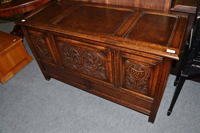 Lot 666 - Reproduction oak coffer