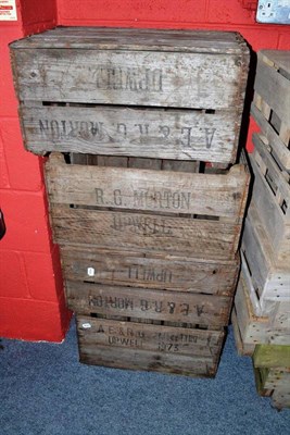 Lot 827 - Six vintage bushel crates