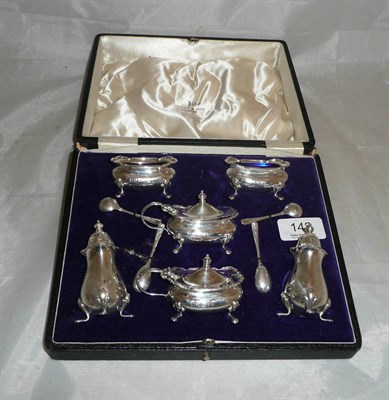 Lot 142 - Six piece silver condiment set in a fitted case