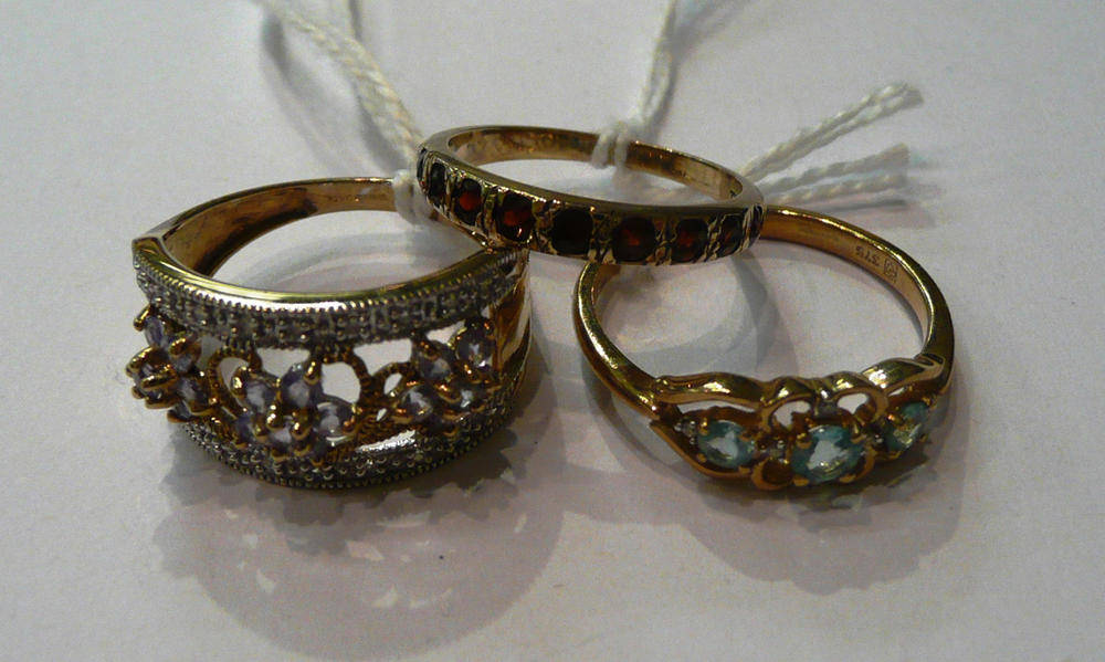 Lot 174 - Three 9ct gold dress rings