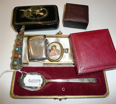 Lot 192 - Posy holder, silver vesta, papier mache box, silver spoon etc