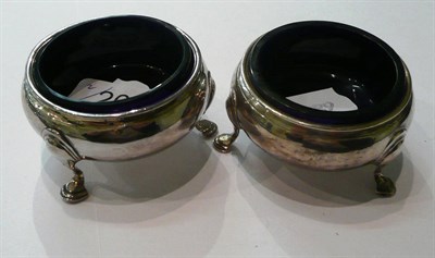 Lot 206 - A pair of Georgian silver salts