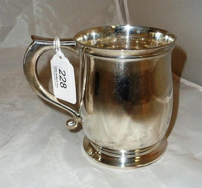 Lot 228 - A silver baluster mug