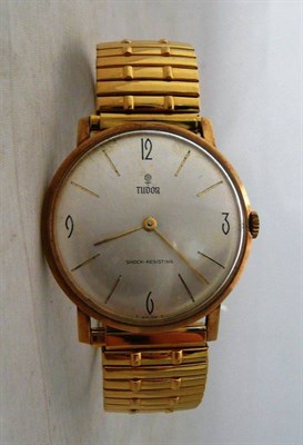 Lot 326 - A 9ct gold gents wristwatch signed Tudor