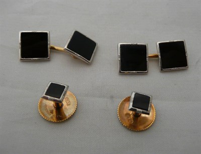 Lot 332 - 9ct gold dress studs stamped D&F and a pair of cufflinks