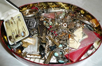 Lot 448 - Tin of assorted costume and other jewellery, badges, collectable items etc