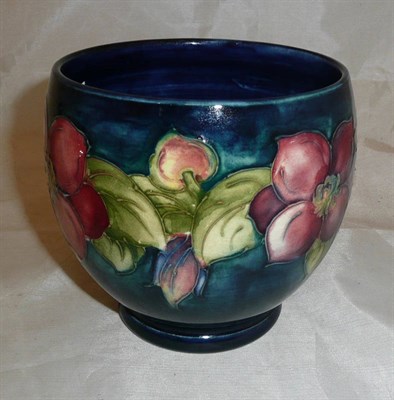 Lot 465 - A Walter Moorcroft clematis planter 11.5cm