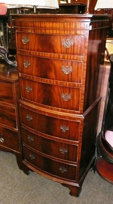 Lot 613 - Reproduction mahogany small chest on chest