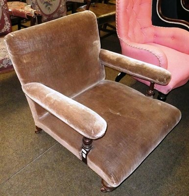 Lot 653 - Victorian low armchair