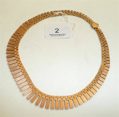 Lot 2 - A 9ct gold fringe collar