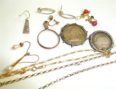 Lot 9 - Assorted earrings, brooches, lockets etc