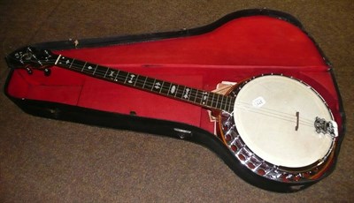 Lot 271 - A Windsor 'Pyxe' banjo in case