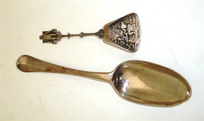 Lot 281 - Dutch caddy spoon and silver spoon