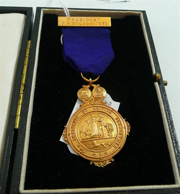 Lot 320 - A 9ct gold medal pendant