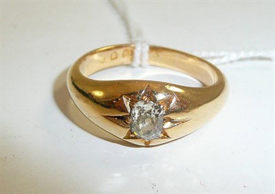 Lot 331 - An 18ct gold diamond solitaire ring