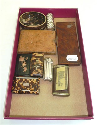 Lot 400 - A collection of assorted snuff boxes, a cigarette box, scent bottles etc