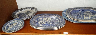 Lot 419 - Six blue and white platters and a porcelain chinoiserie porcelain dish