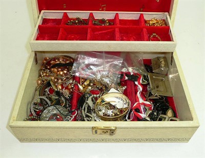 Lot 463 - A jewellery box and contents, including costume jewellery, watches, French jet etc