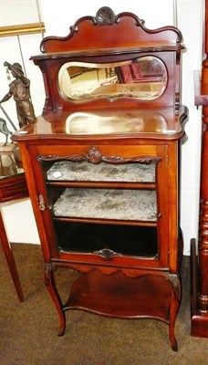 Lot 524 - Edwardian mahogany display cabinet