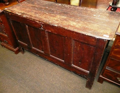 Lot 564 - A scumbled pine coffer