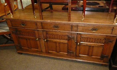 Lot 607 - Oak sideboard in Titchmarsh & Goodwin style