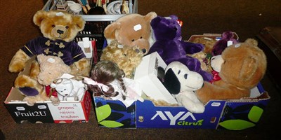 Lot 54 - Quantity of modern teddy bears in two boxes
