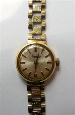 Lot 117 - A lady's 9ct gold wristwatch