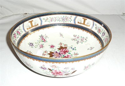 Lot 175 - A Samson 'Chinese famille rose' bowl