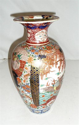 Lot 206 - A Japanese Imari vase