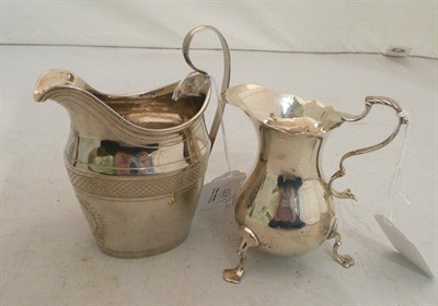 Lot 227 - A Georgian silver cream jug, another 6.5oz