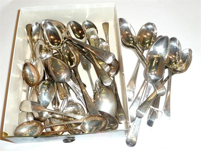 Lot 253 - A quantity of assorted silver spoons, 23oz