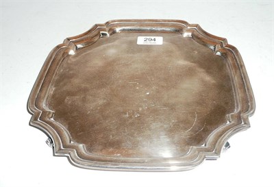 Lot 294 - A silver salver, 20oz