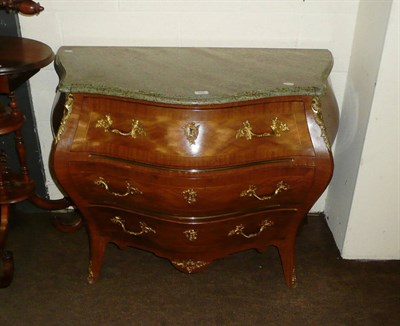 Lot 543 - A 20th century bombe commode