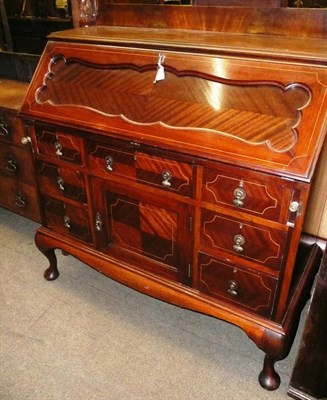 Lot 573 - Inlaid mahogany bureau