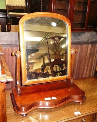 Lot 584 - A Victorian mahogany toilet mirror