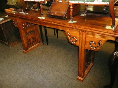 Lot 591 - Side table/alter table