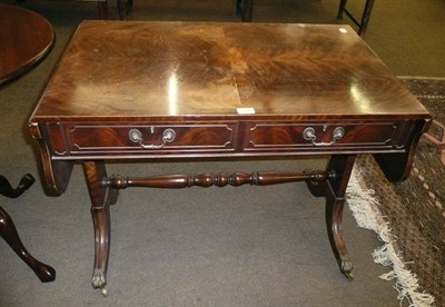 Lot 599 - A reproduction mahogany sofa table