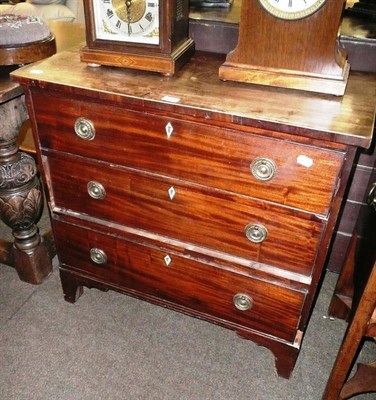 Lot 610 - A George III mahogany three drawer chest