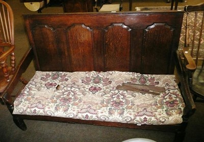 Lot 643 - An oak settle