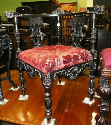 Lot 652 - A Victorian carved oak corner chair (a.f.)