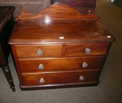 Lot 659 - Victorian mahogany chest of drawers