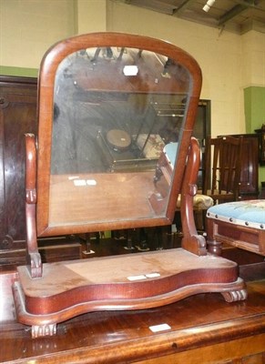 Lot 662 - A Victorian mahogany toilet mirror