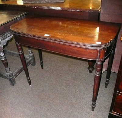 Lot 695 - Inlaid foldover card table