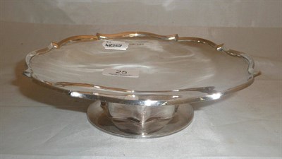 Lot 25 - Silver circular pedestal dish, Sheffield, 14oz