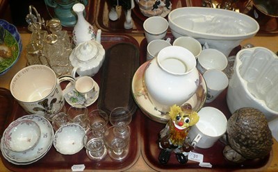 Lot 31 - Two trays of assorted glass and ceramics including lion pottery jelly mould, Poole pottery...