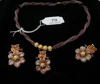 Lot 79 - A necklace and earring set