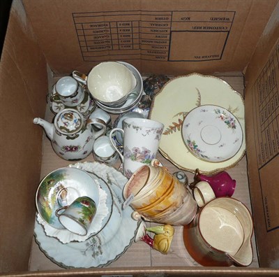 Lot 442 - Two Worcester plates and a collection of sundry ceramics