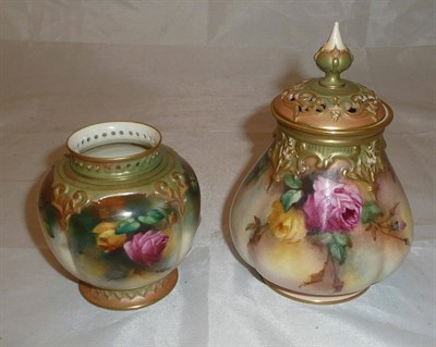 Lot 445 - A Royal Worcester porcelain quatre-lobed pot-pourri jar and cover, Hadley's Worcester, year code 15