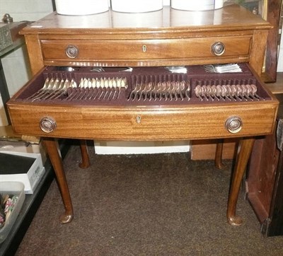 Lot 476 - A mahogany canteen of plated cutlery